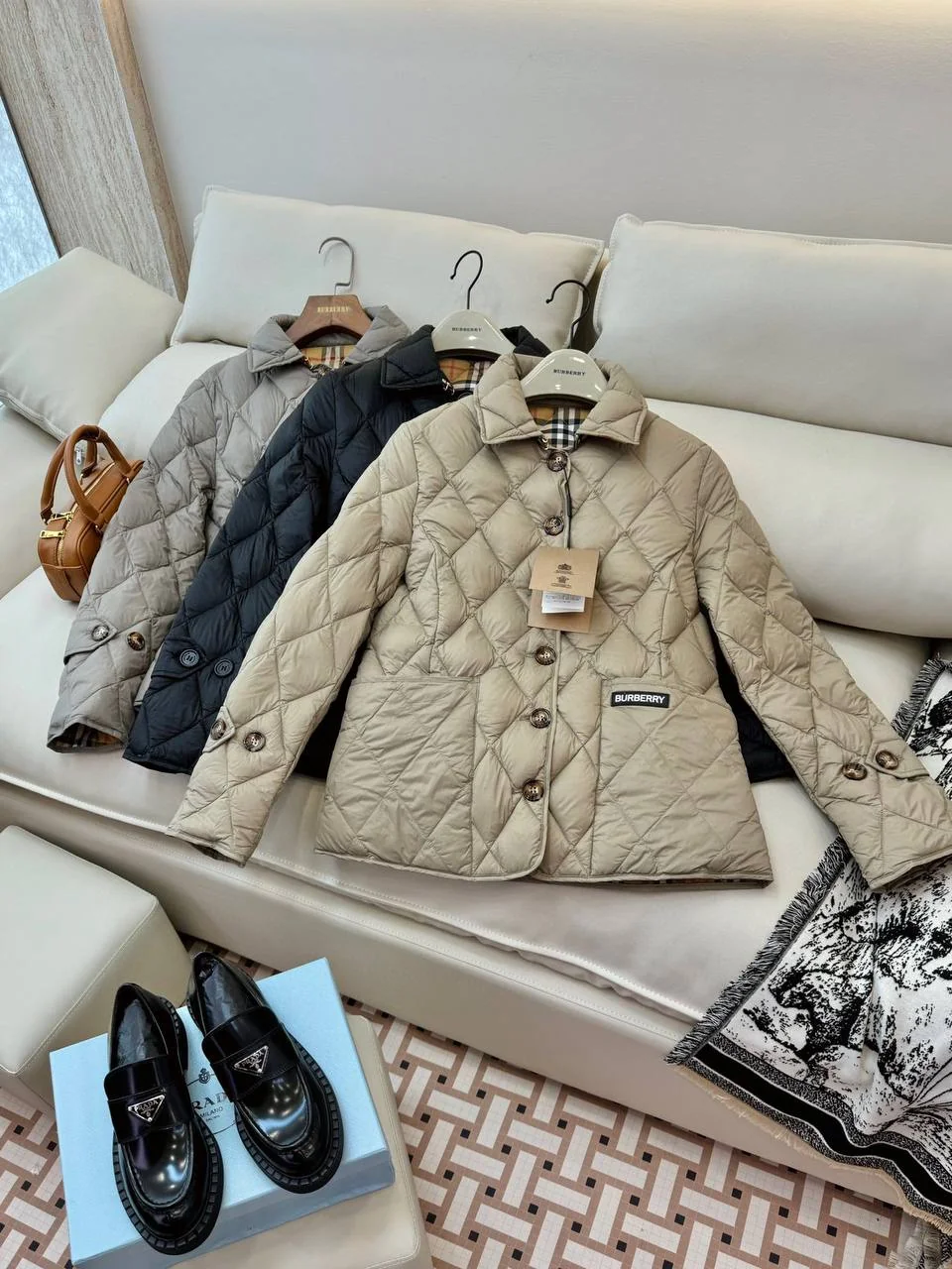 Жіночий пуховик - Burberry