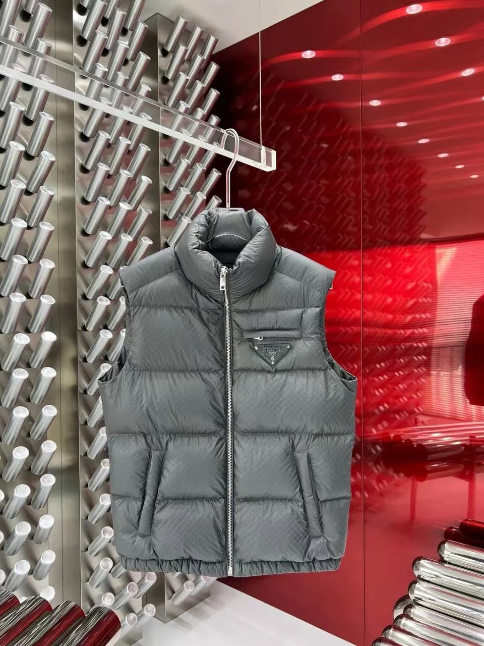 Чоловіча жилетка - Prada